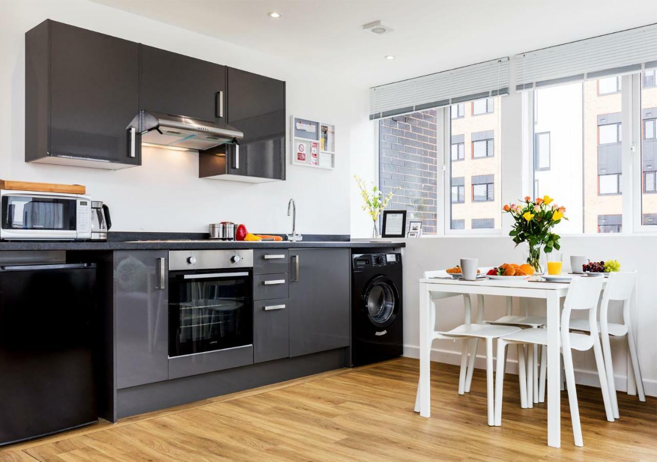 City Centre Apartment Portsmouth Buitenkant foto